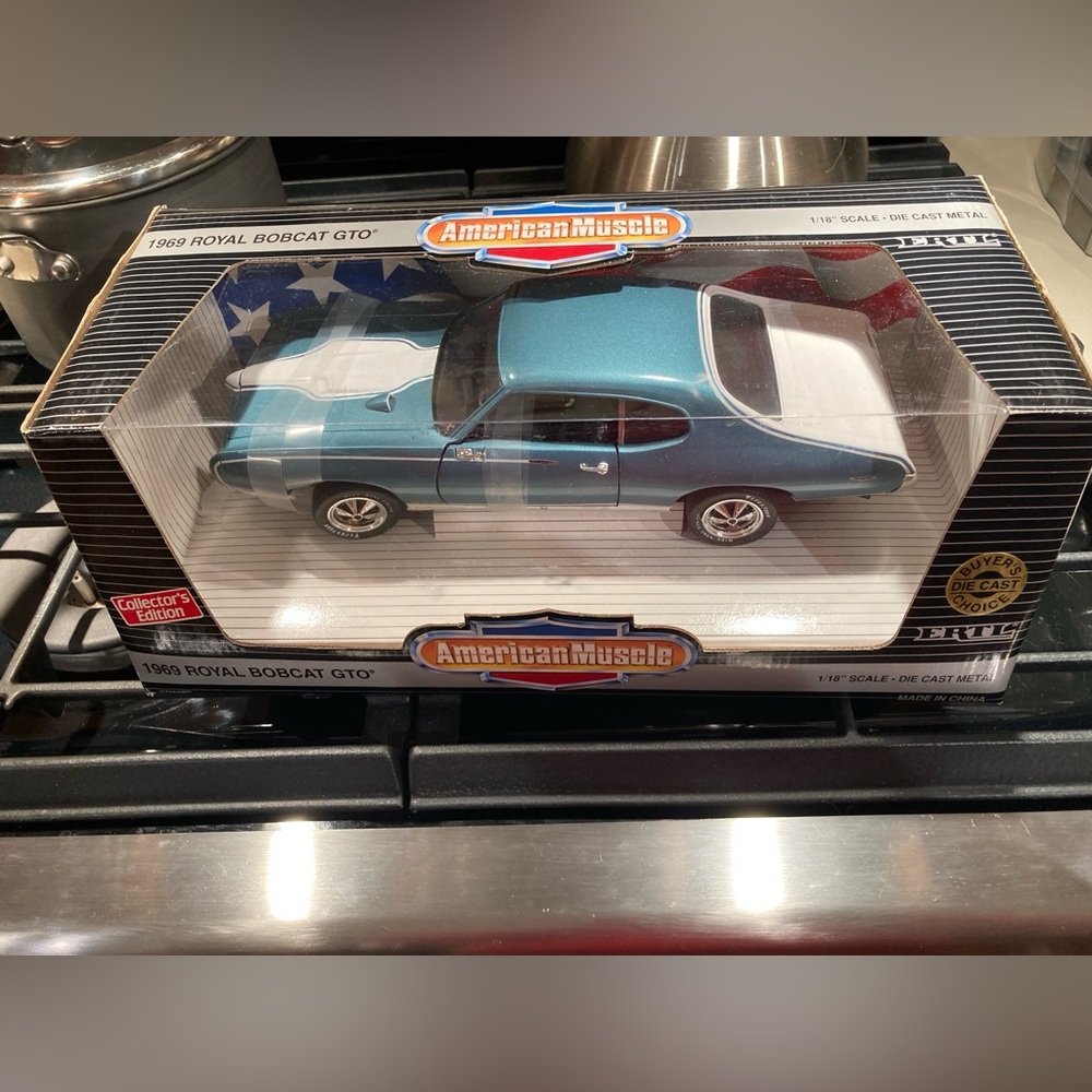 Ertl American Muscle 1969 Royal Bobcat GTO Diecast Model